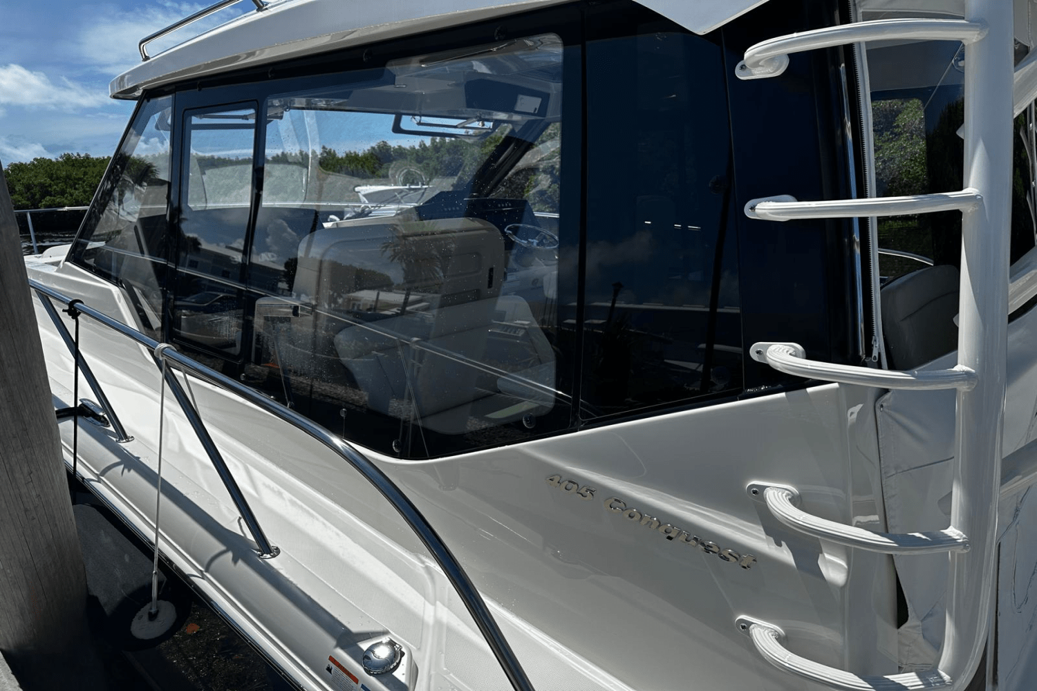 Slide: The Image of Boston Whaler 405 Conquest 2023 - 22