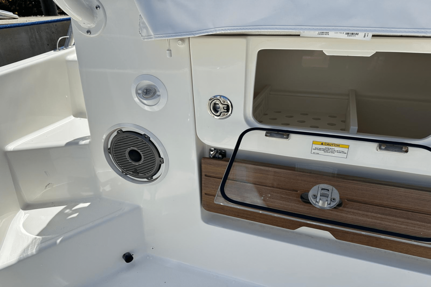Slide: The Image of Boston Whaler 405 Conquest 2023 - 26
