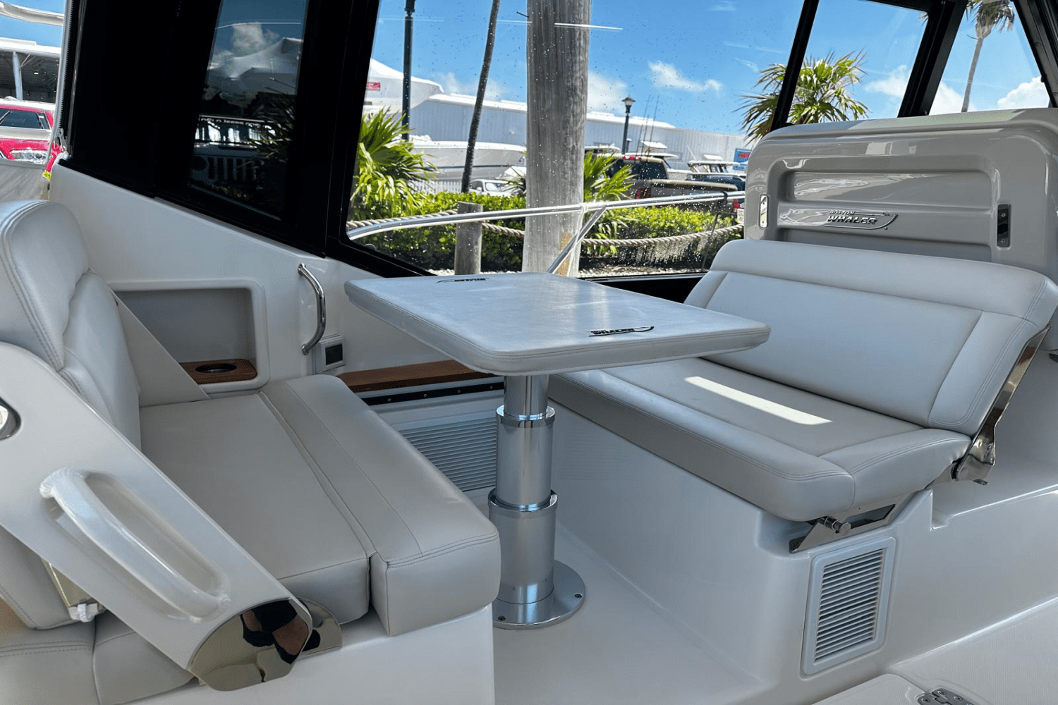 Slide: The Image of Boston Whaler 405 Conquest 2023 - 44