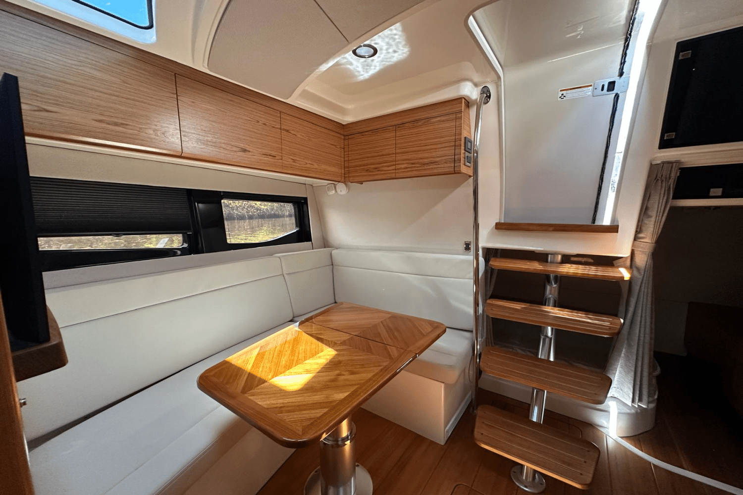 Slide: The Image of Boston Whaler 405 Conquest 2023 - 67