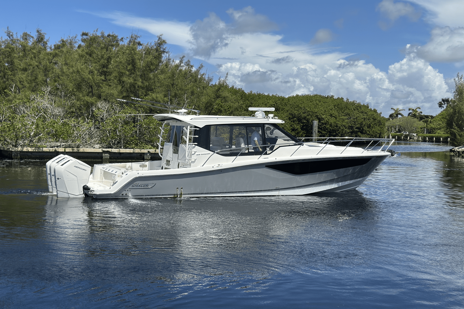 Slide: The Image of Boston Whaler 405 Conquest 2023 - 73