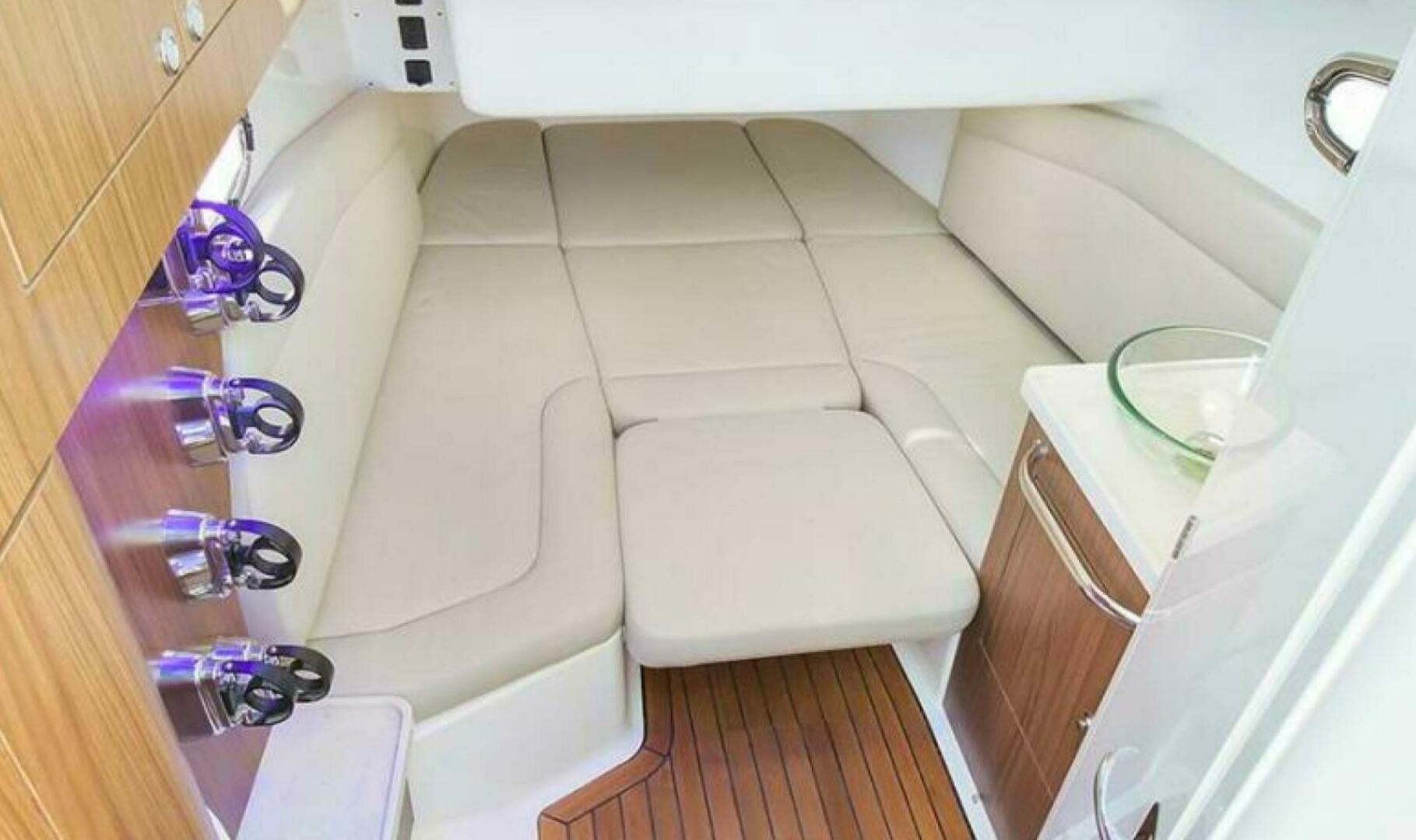 Slide: The Image of Boston Whaler 42 2022 - 4917059