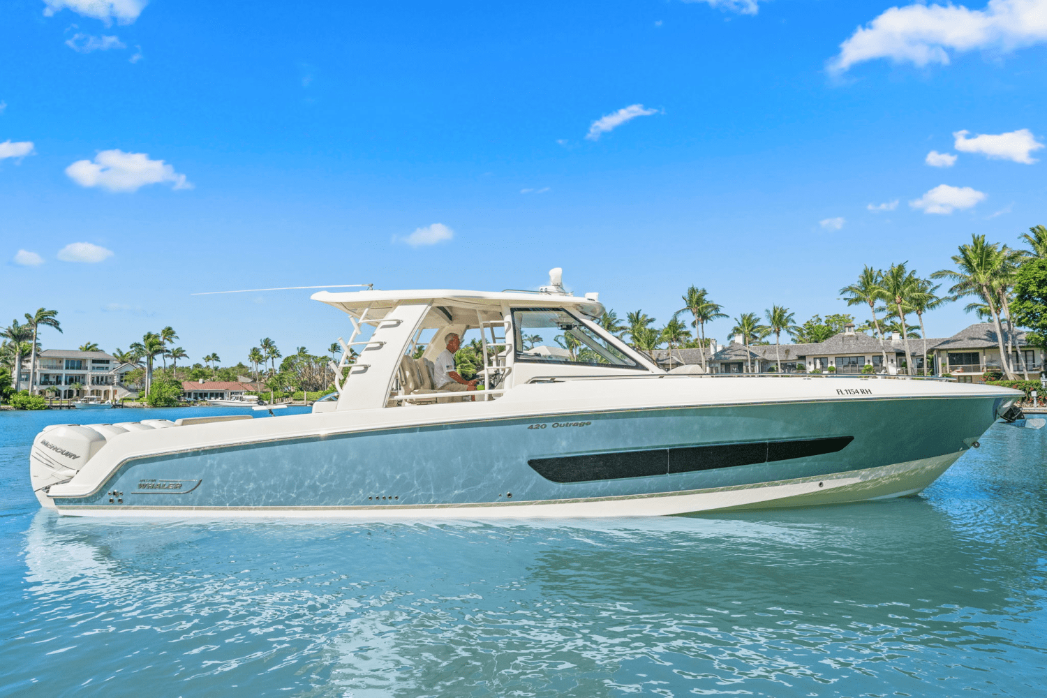 Slide: The Image of Boston Whaler 420 OUTRAGE 2017 - 1