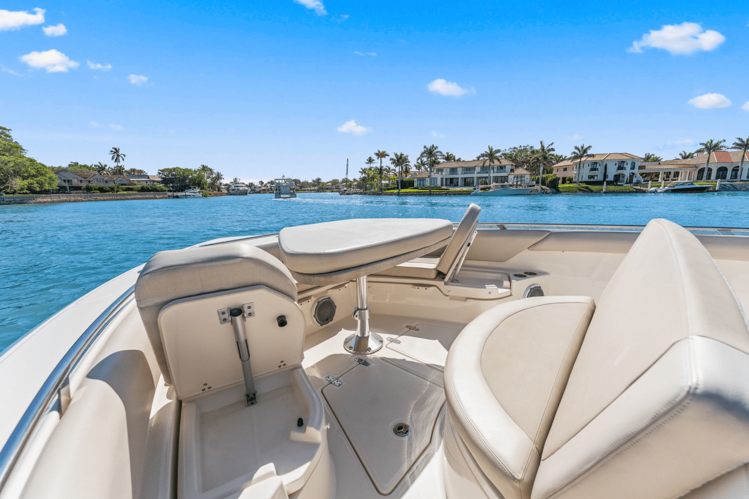 Slide: The Image of Boston Whaler 420 OUTRAGE 2017 - 16