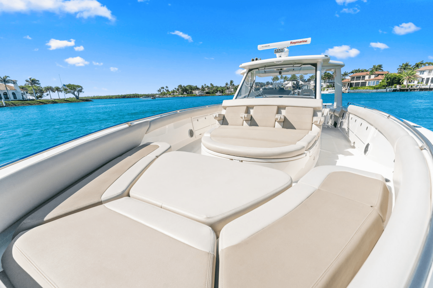 Slide: The Image of Boston Whaler 420 OUTRAGE 2017 - 17