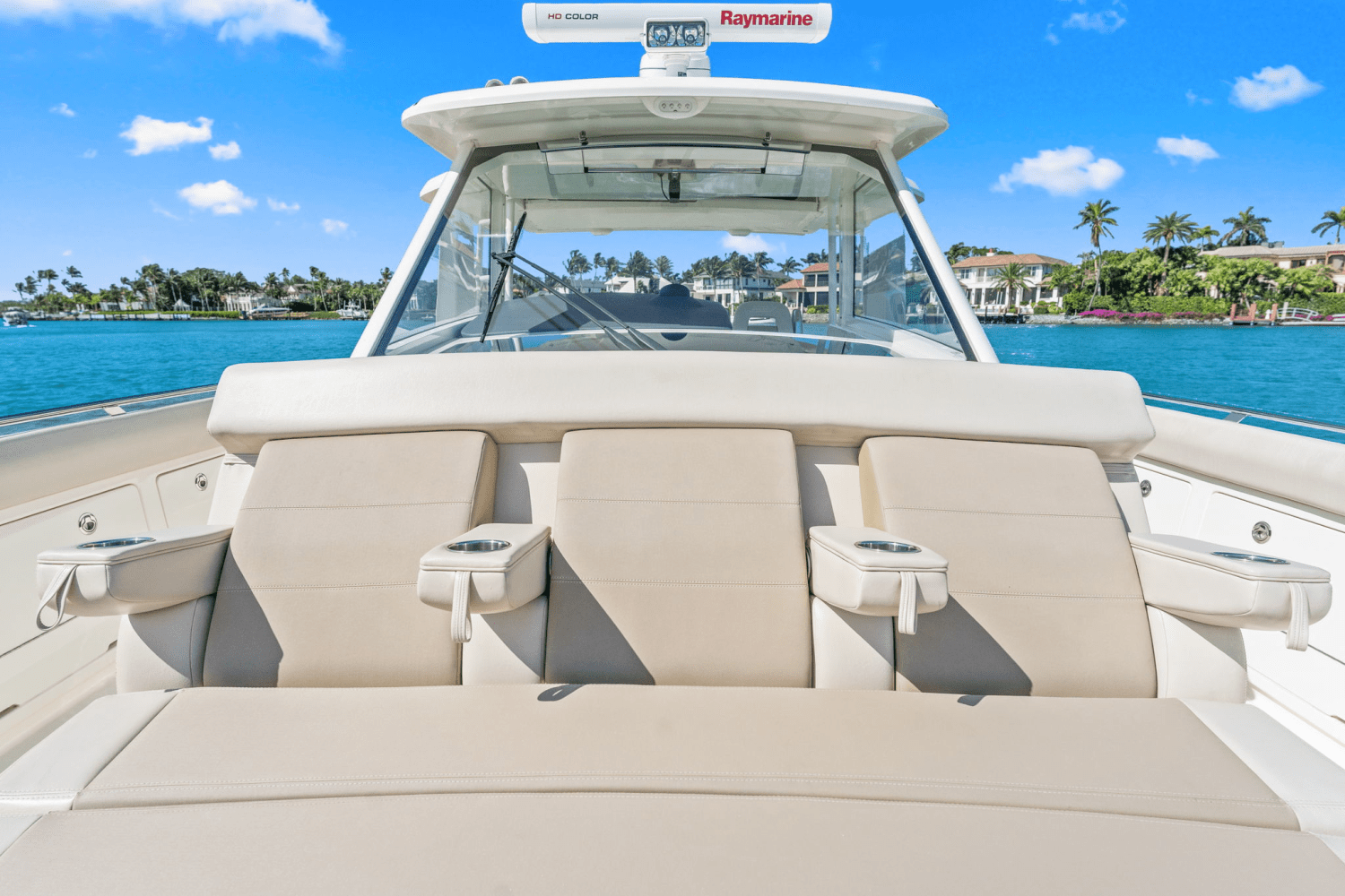 Slide: The Image of Boston Whaler 420 OUTRAGE 2017 - 18