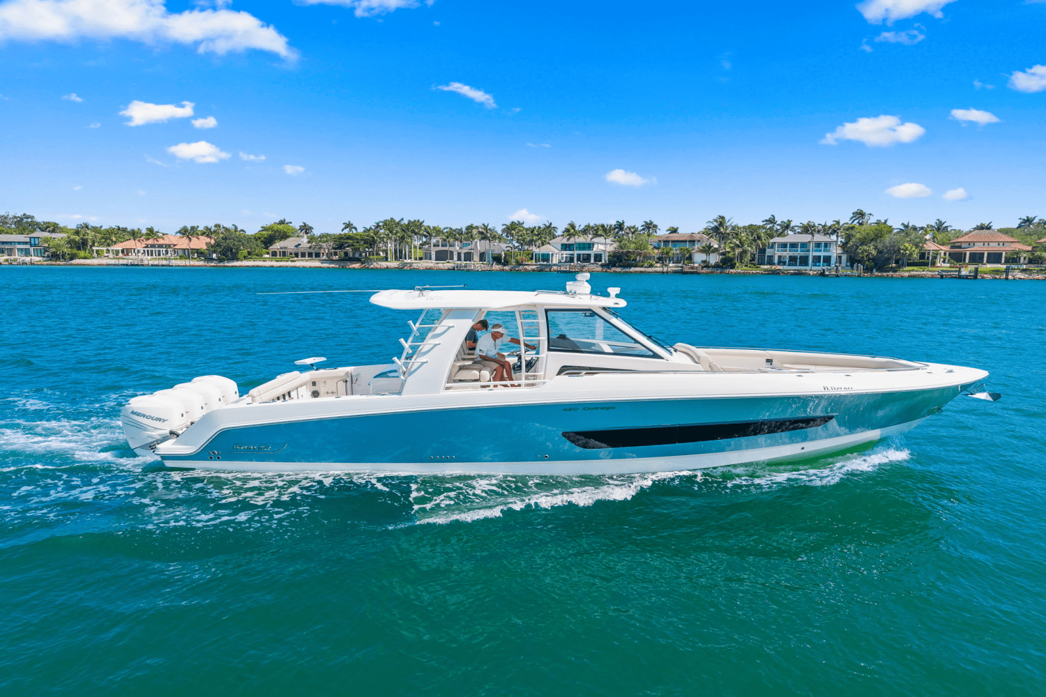 Slide: The Image of Boston Whaler 420 OUTRAGE 2017 - 2