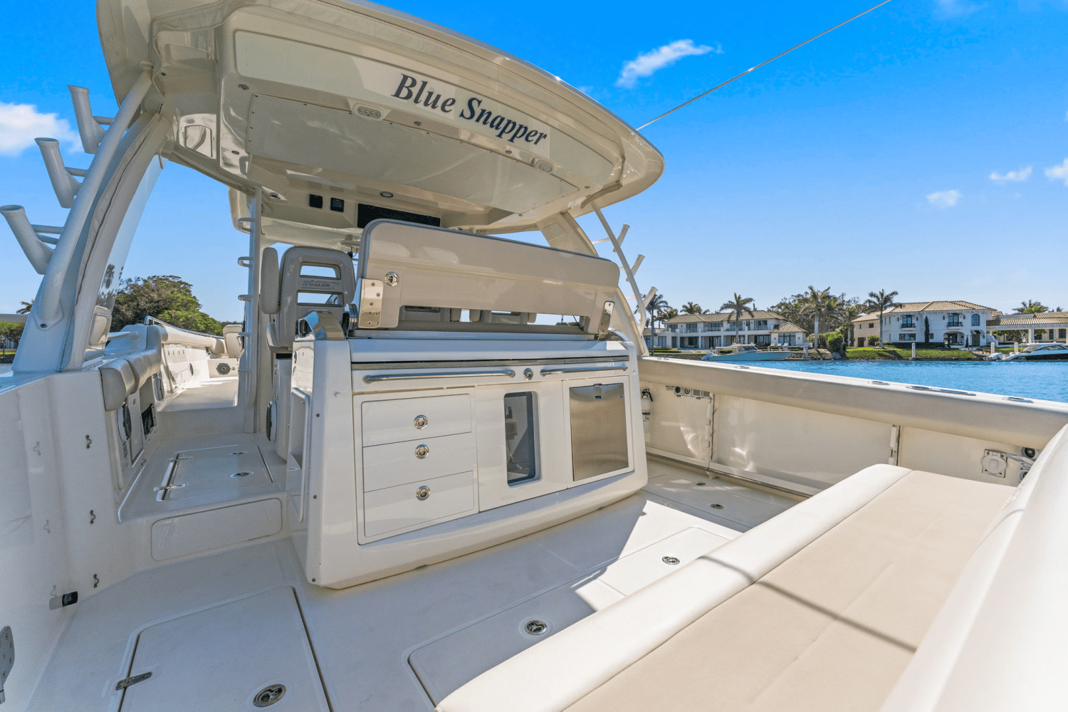 Slide: The Image of Boston Whaler 420 OUTRAGE 2017 - 31