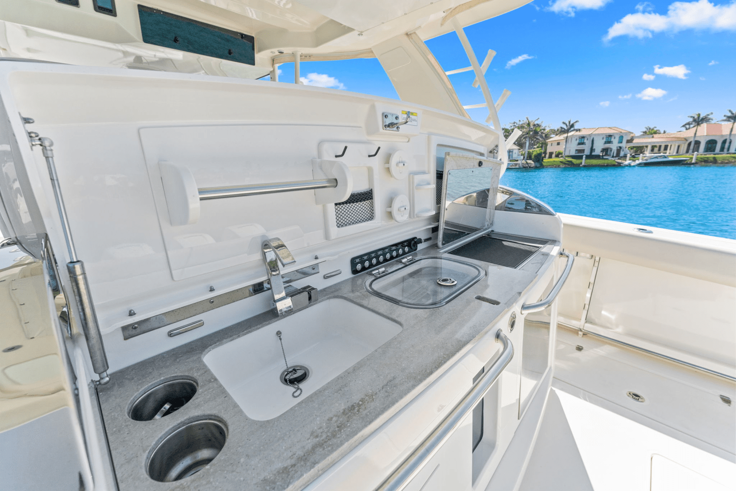 Slide: The Image of Boston Whaler 420 OUTRAGE 2017 - 33