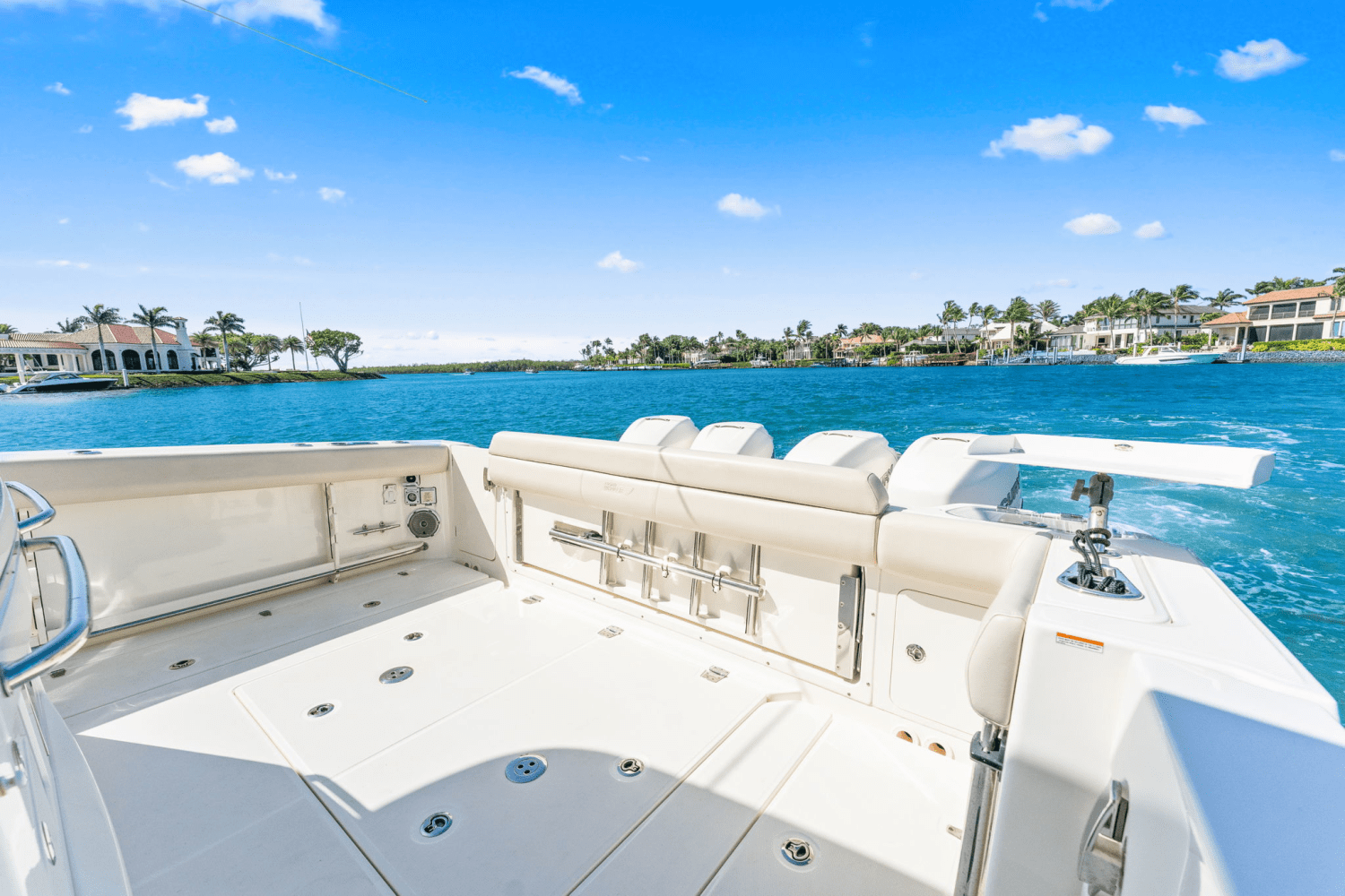 Slide: The Image of Boston Whaler 420 OUTRAGE 2017 - 37
