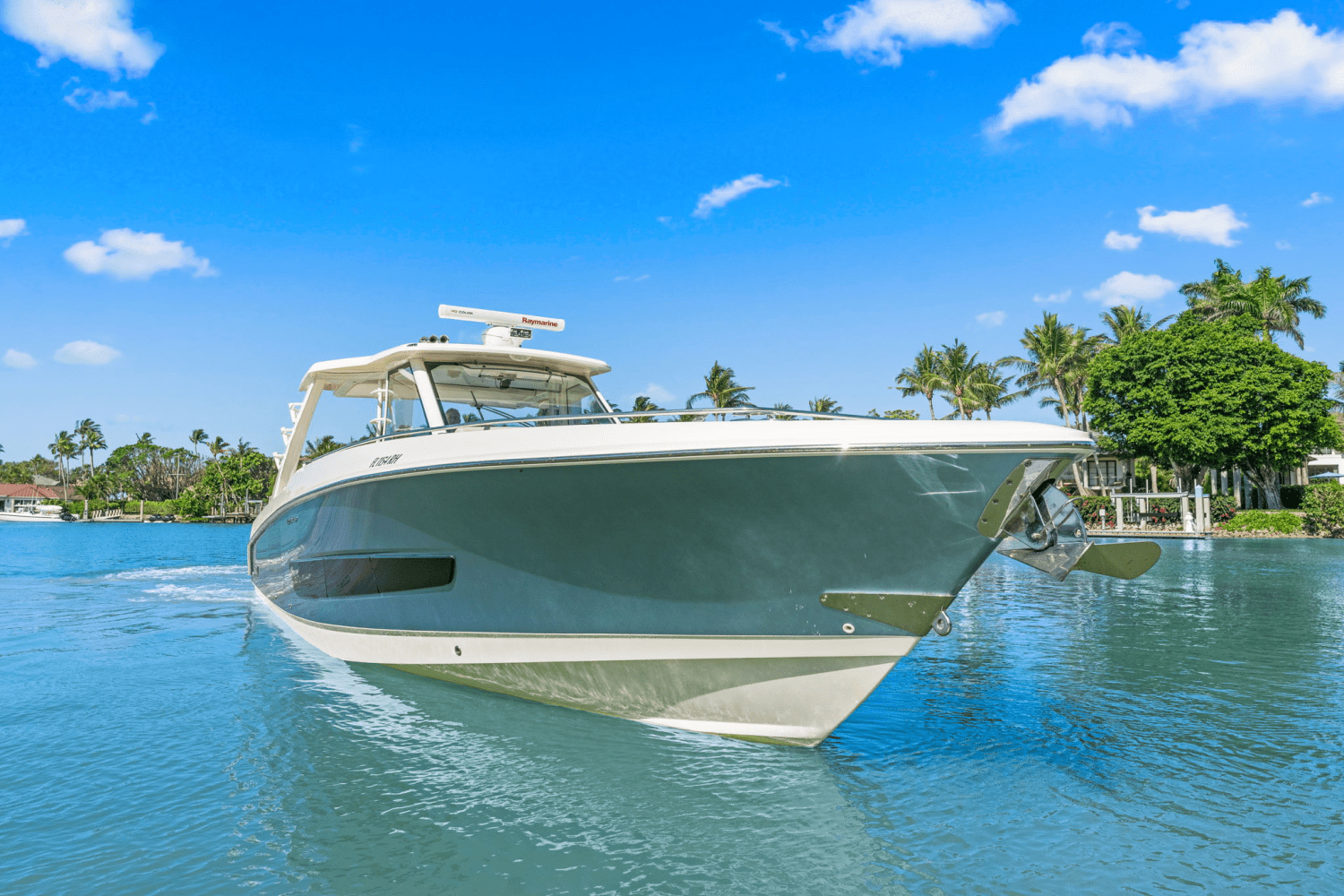 Slide: The Image of Boston Whaler 420 OUTRAGE 2017 - 4