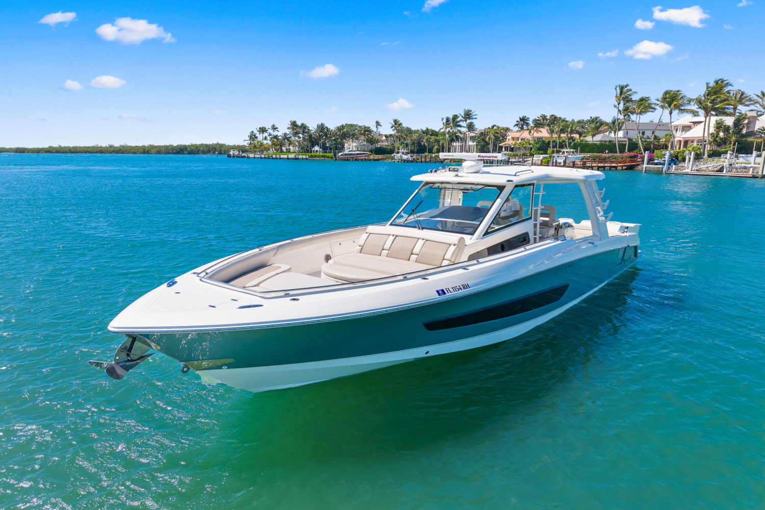 Slide: The Image of Boston Whaler 420 OUTRAGE 2017 - 9