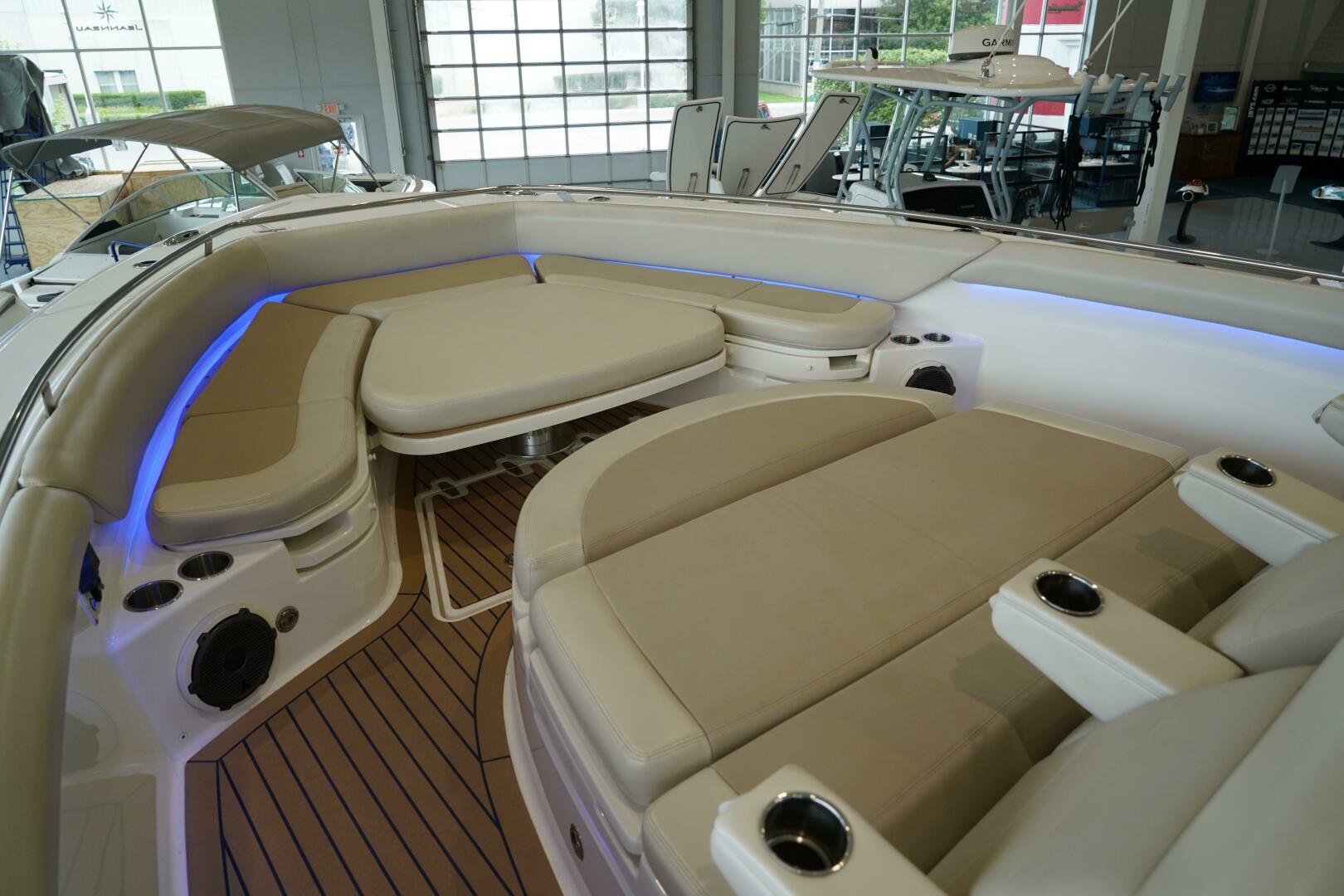 Slide: The Image of Boston Whaler 420 Outrage 2019 - 4825992