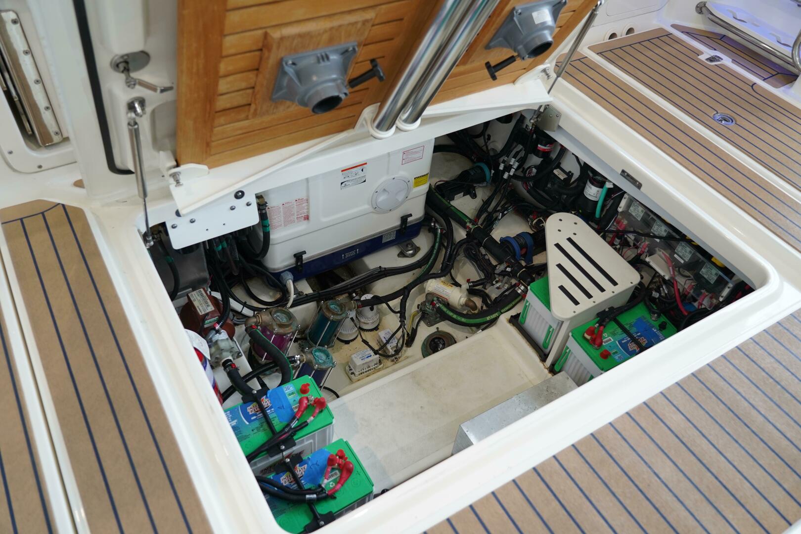 Slide: The Image of Boston Whaler 420 Outrage 2019 - 4825999