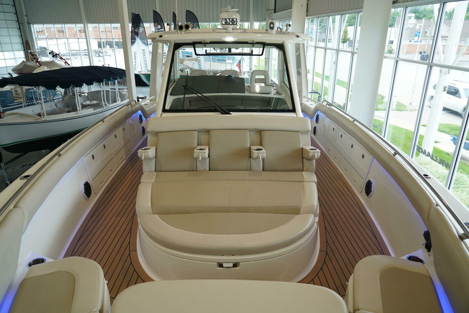 Slide: The Image of Boston Whaler 420 Outrage 2019 - 4826002