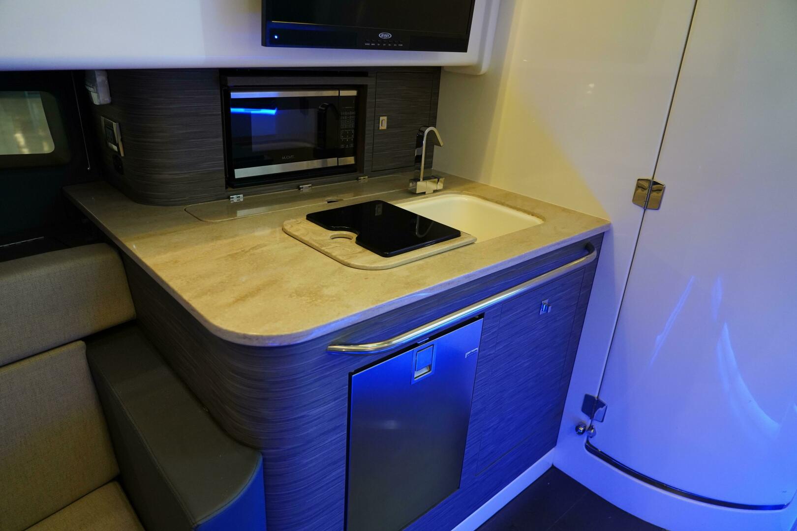 Slide: The Image of Boston Whaler 420 Outrage 2019 - 4826003