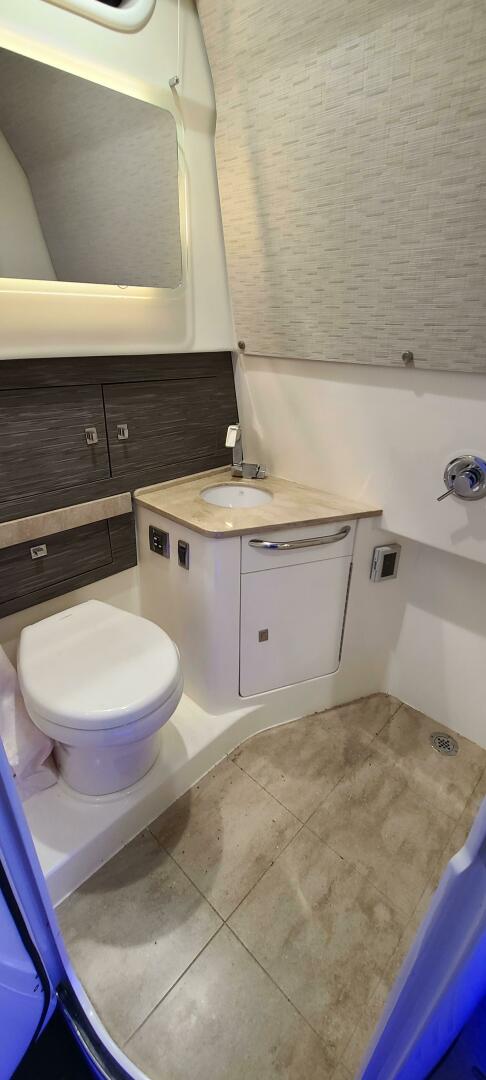 Slide: The Image of Boston Whaler 420 Outrage 2019 - 4826004