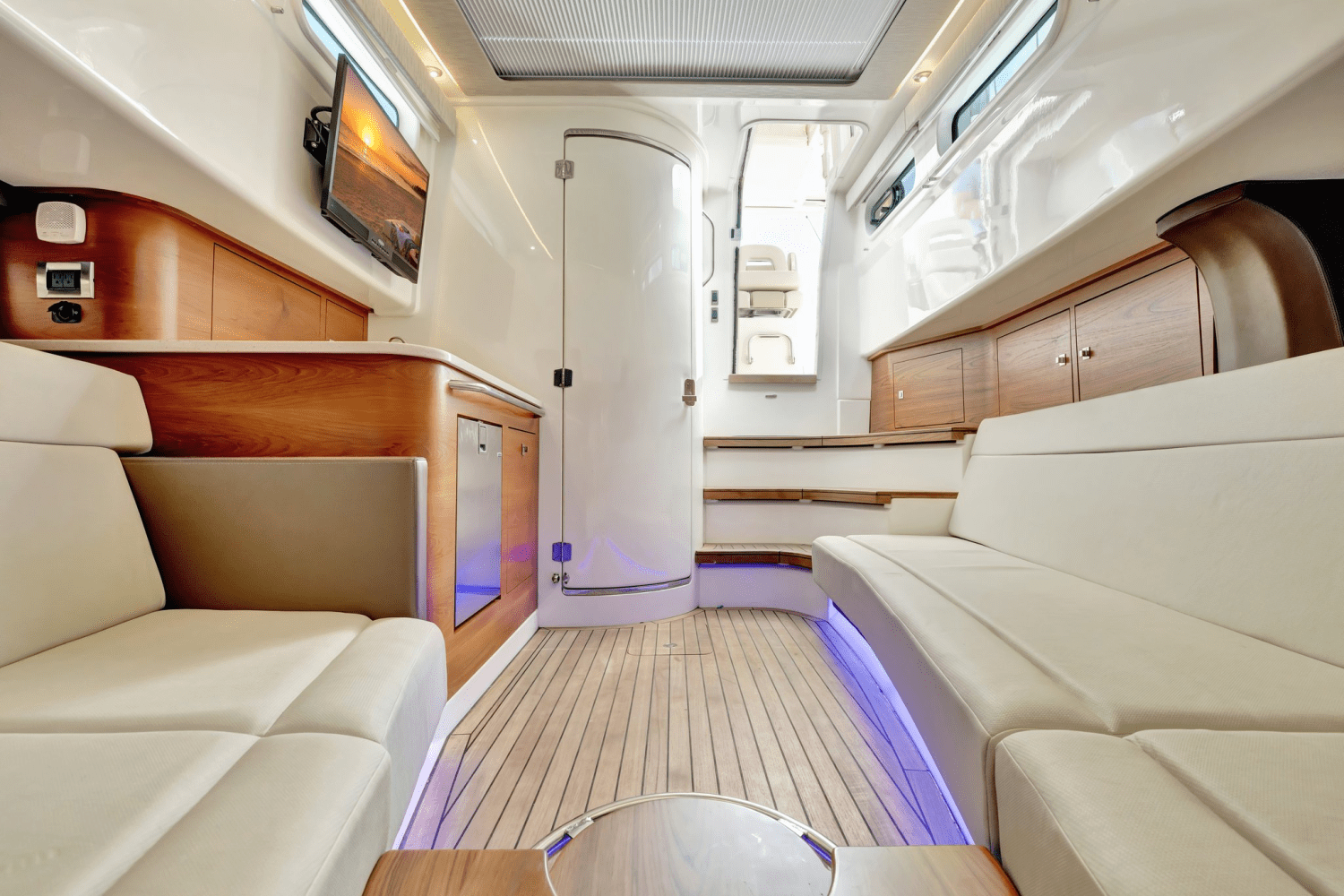 Slide: The Image of Boston Whaler 420 OUTRAGE 2020 - 19