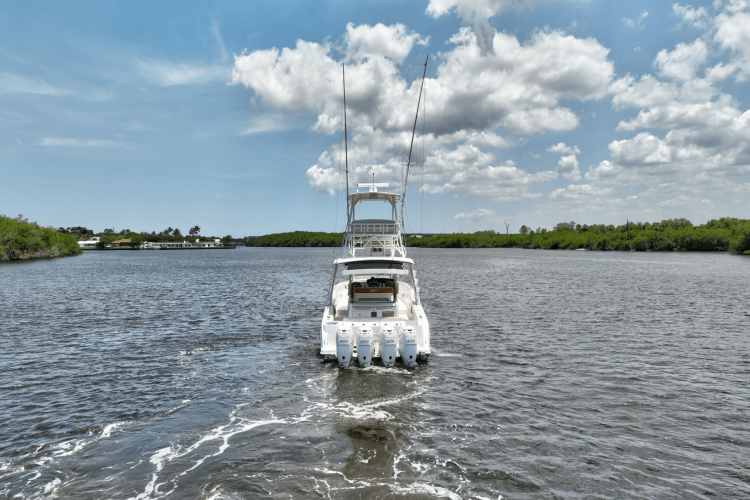 Slide: The Image of Boston Whaler 420 OUTRAGE 2020 - 44
