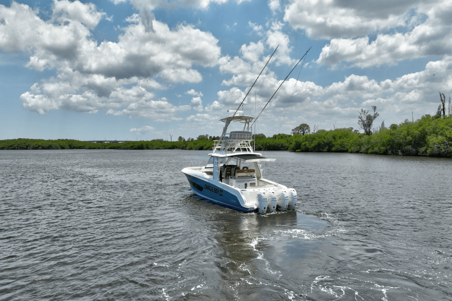 Slide: The Image of Boston Whaler 420 OUTRAGE 2020 - 45