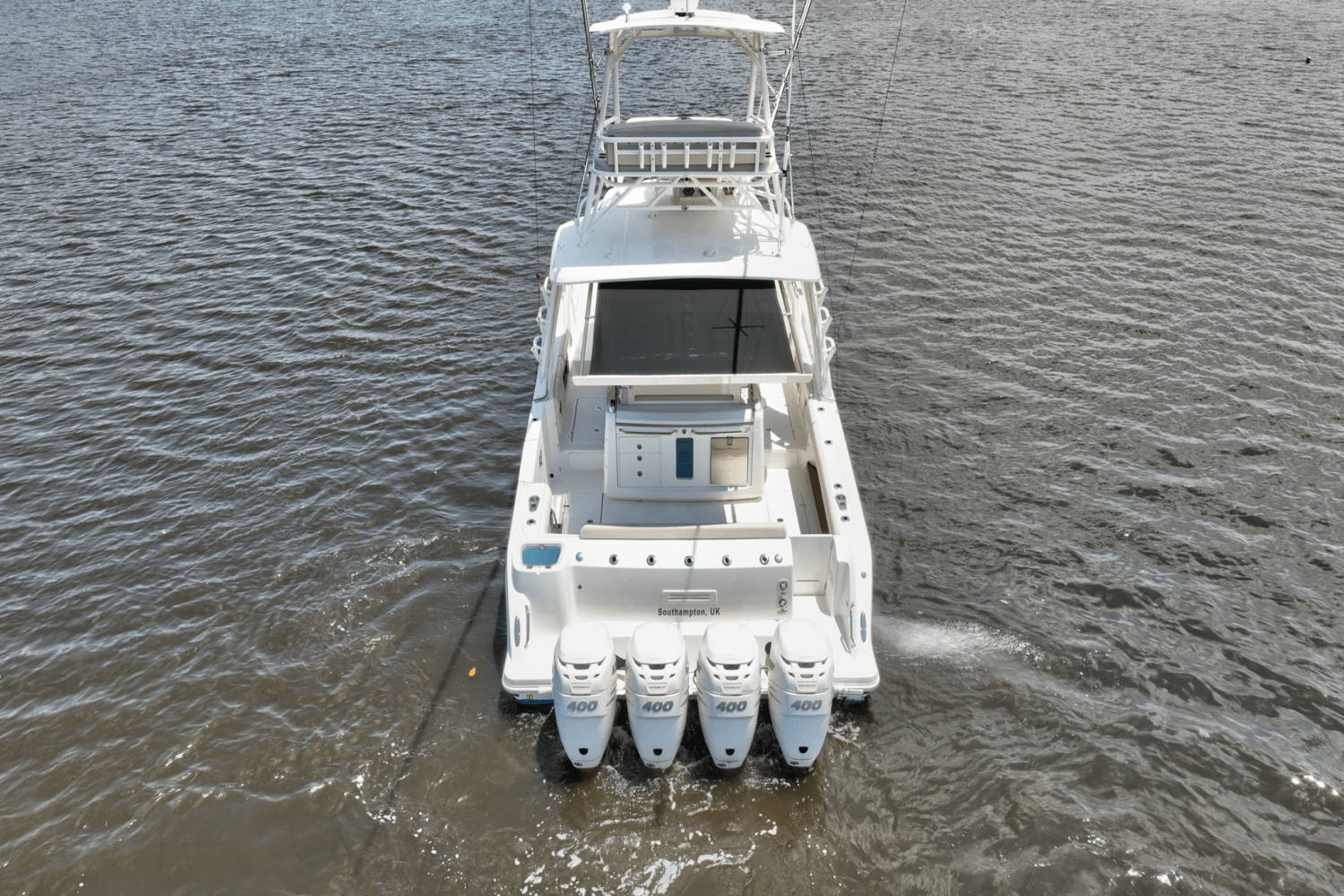 Slide: The Image of Boston Whaler 420 OUTRAGE 2020 - 51
