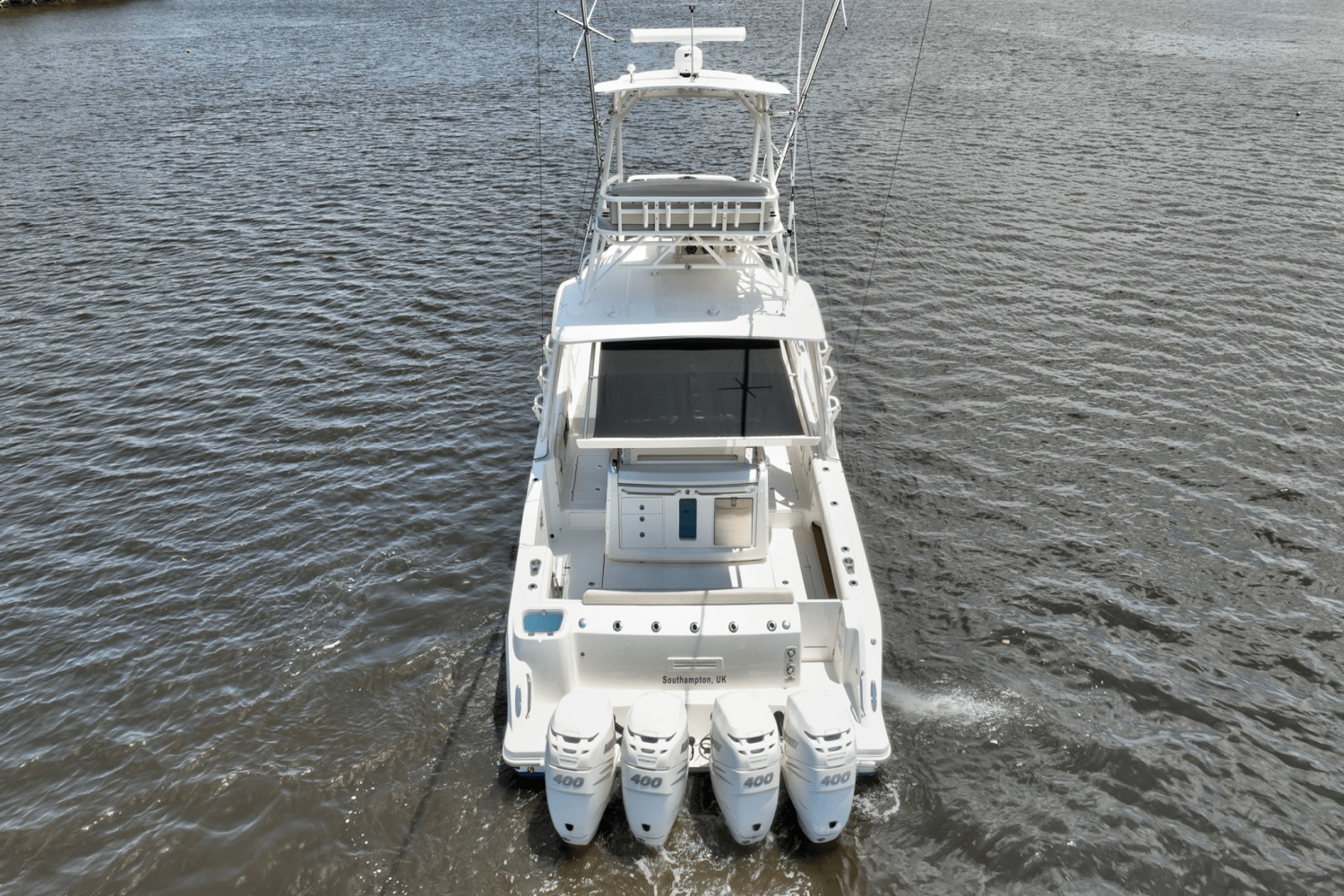 Slide: The Image of Boston Whaler 420 OUTRAGE 2020 - 52