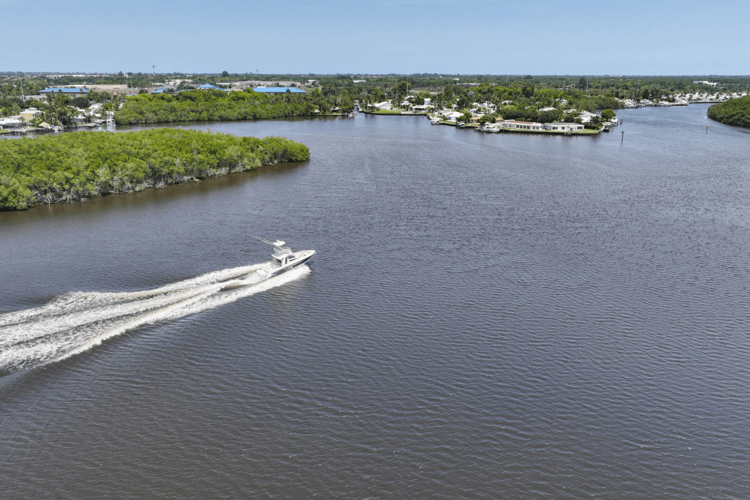 Slide: The Image of Boston Whaler 420 OUTRAGE 2020 - 53
