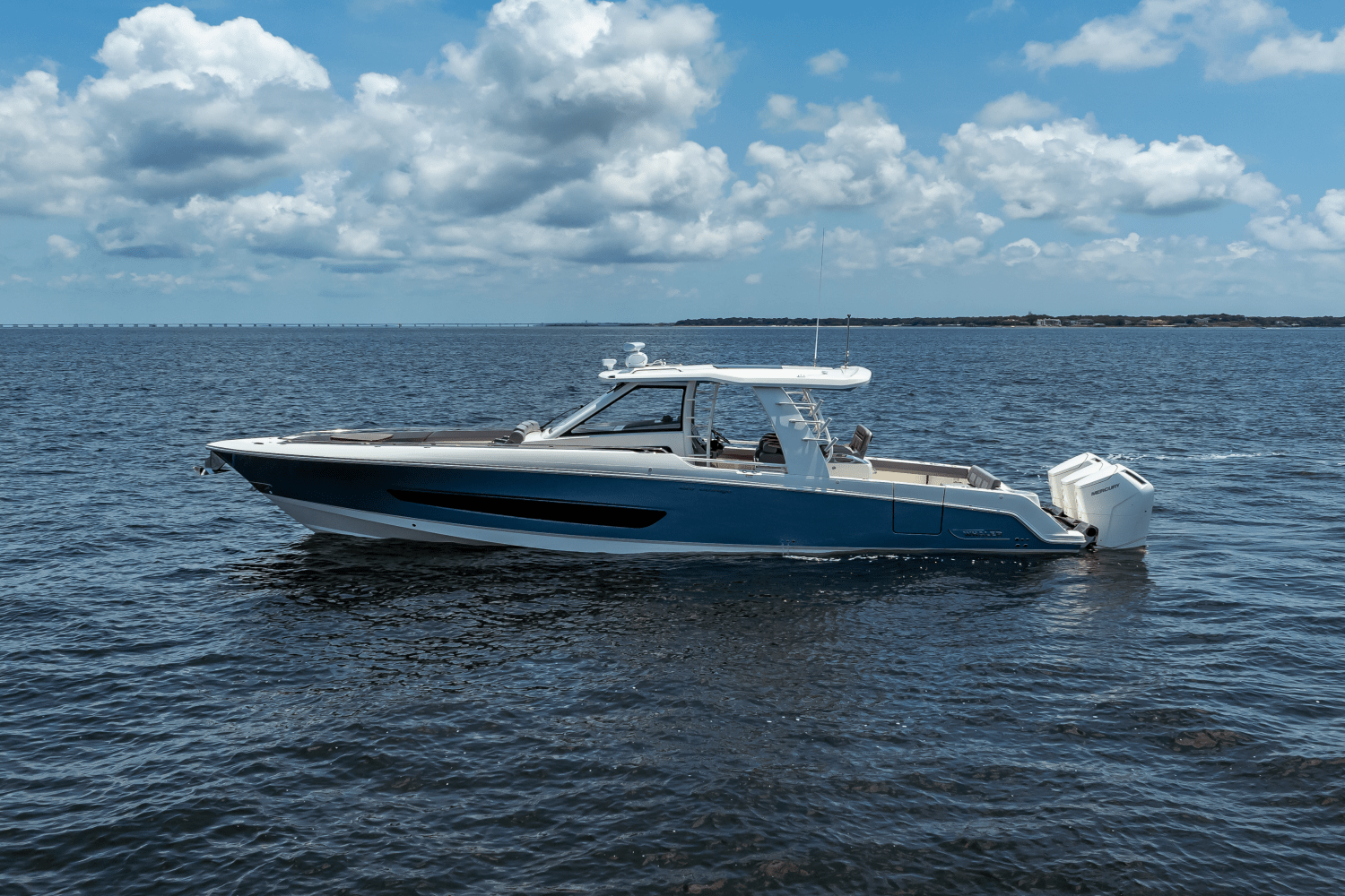 Slide: The Image of Boston Whaler 420 Outrage 2025 - 3