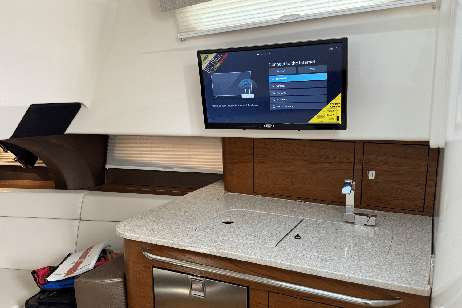 Slide: The Image of Boston Whaler 420 Outrage 2025 - 34