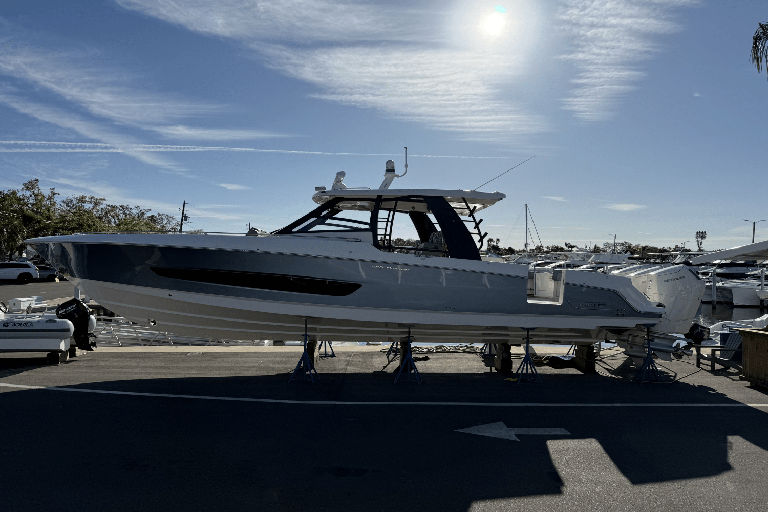 Slide: The Image of Boston Whaler 420 Outrage 2025 - 36