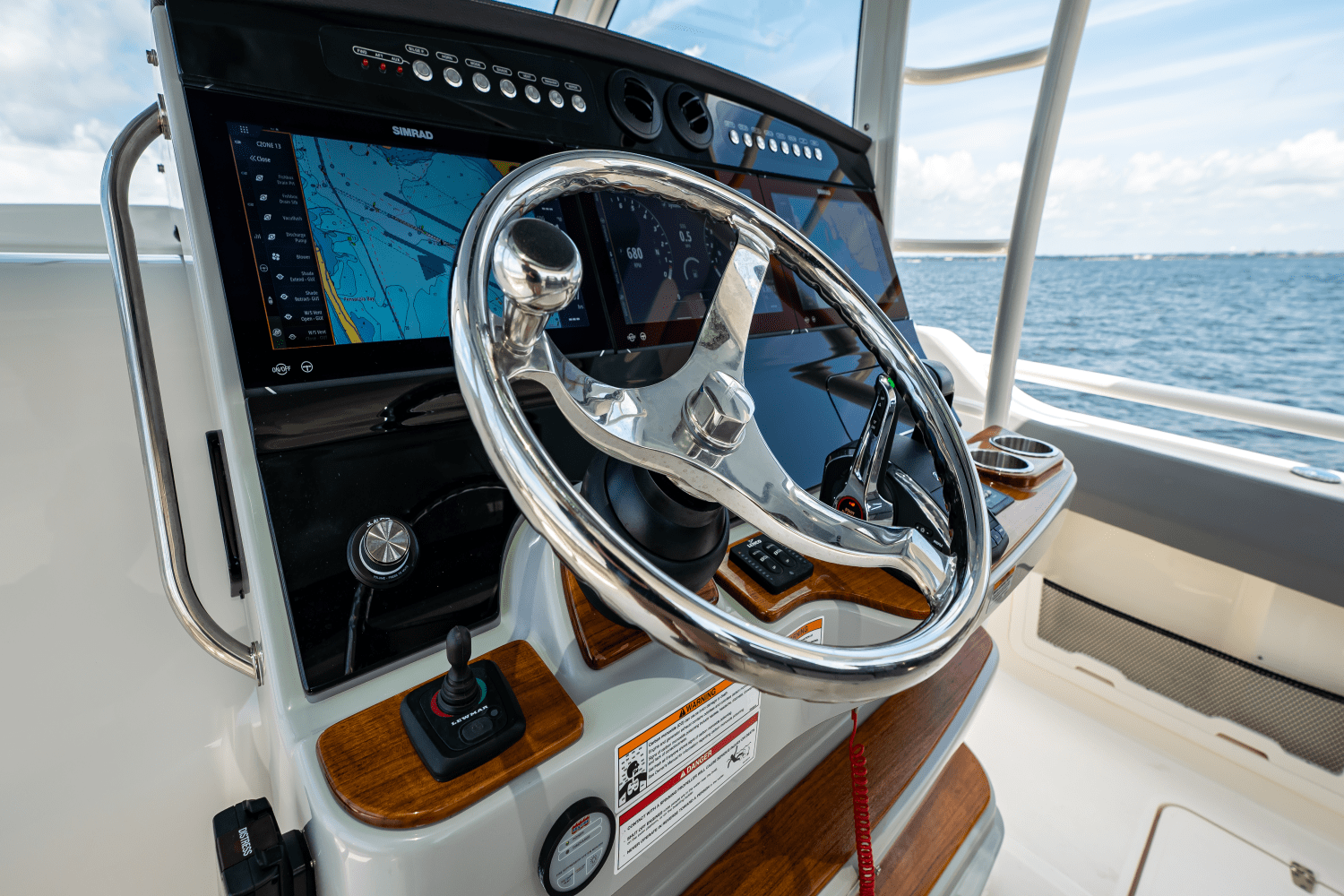 Slide: The Image of Boston Whaler 420 Outrage 2025 - 49