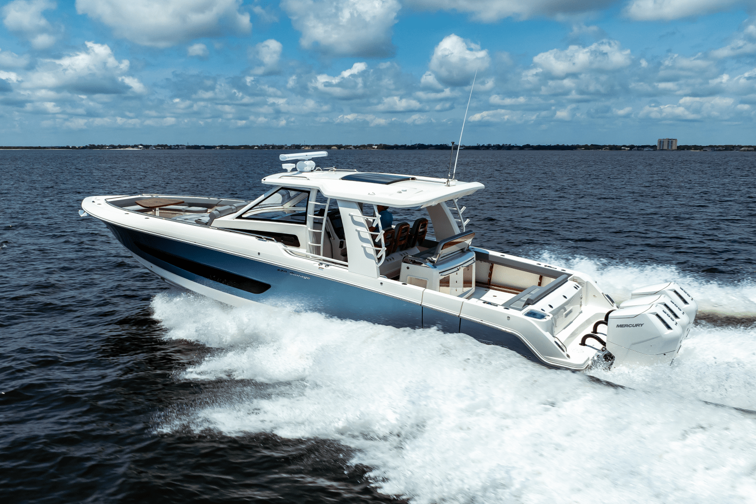 Slide: The Image of Boston Whaler 420 Outrage 2025 - 5