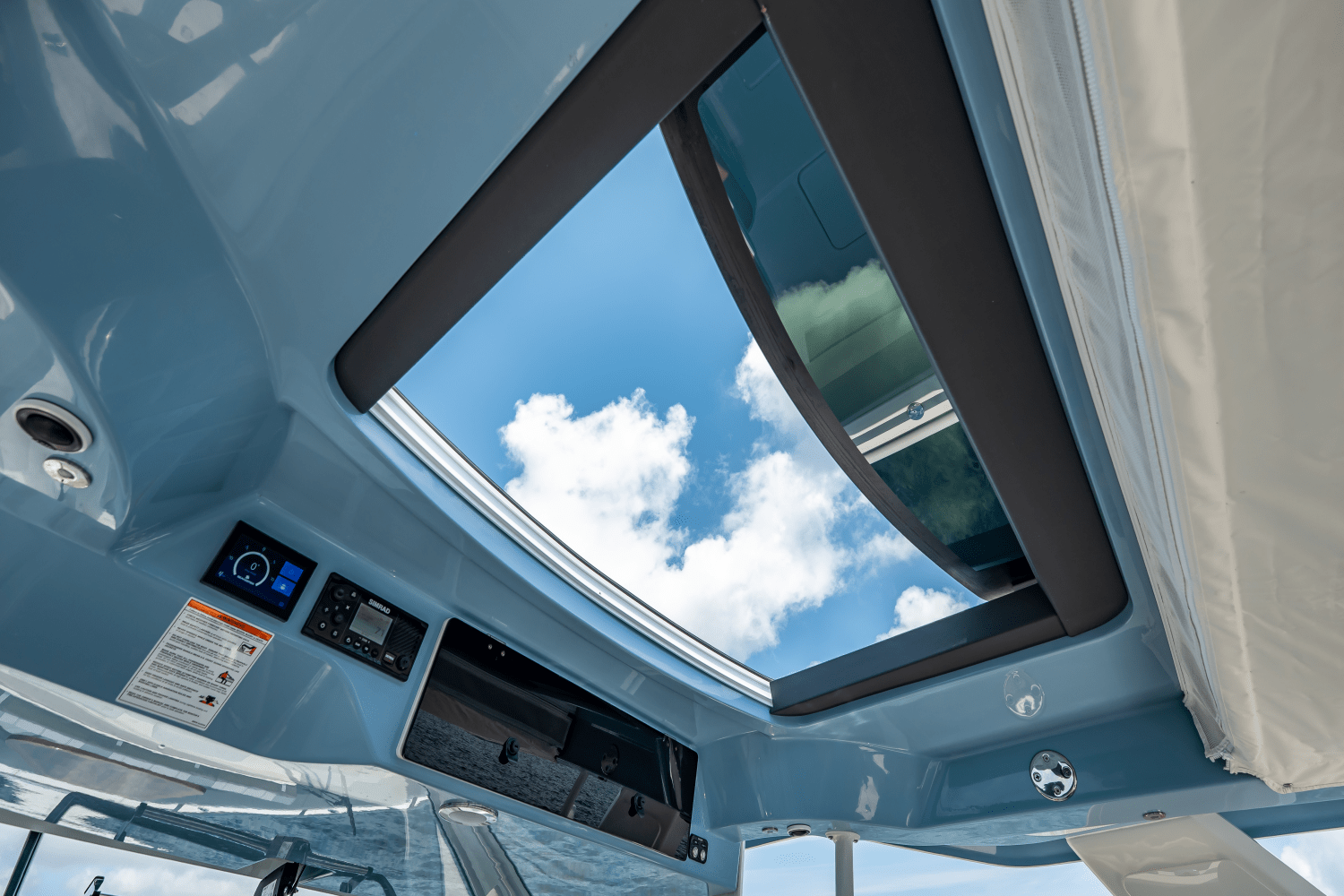 Slide: The Image of Boston Whaler 420 Outrage 2025 - 55