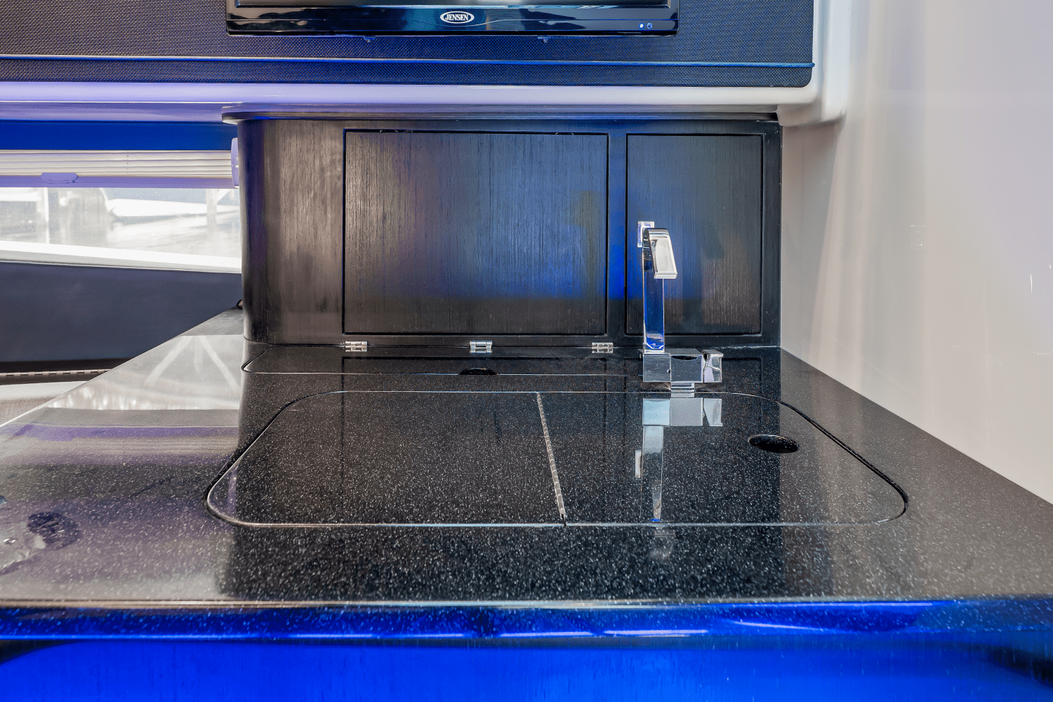 Slide: The Image of Boston Whaler 420 Outrage 2025 - 62