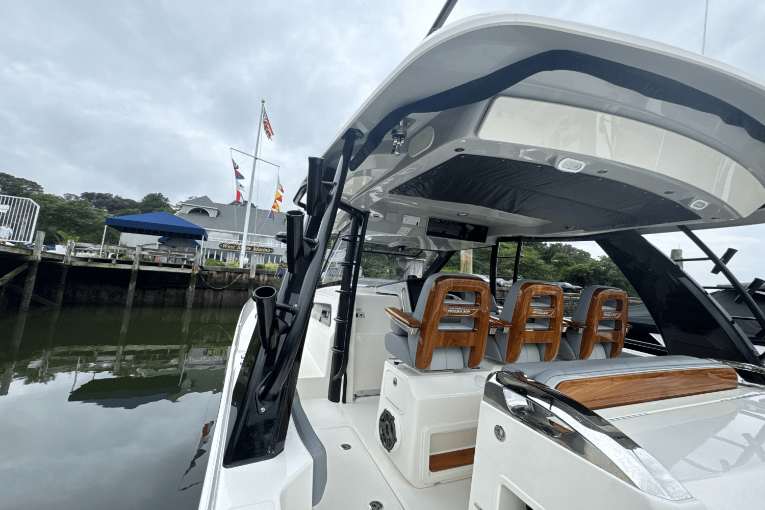 Slide: The Image of Boston Whaler 420 Outrage 2025 - 64