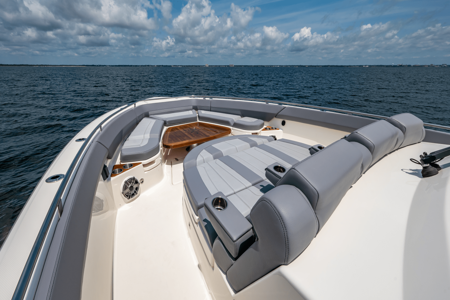 Slide: The Image of Boston Whaler 420 Outrage 2025 - 67