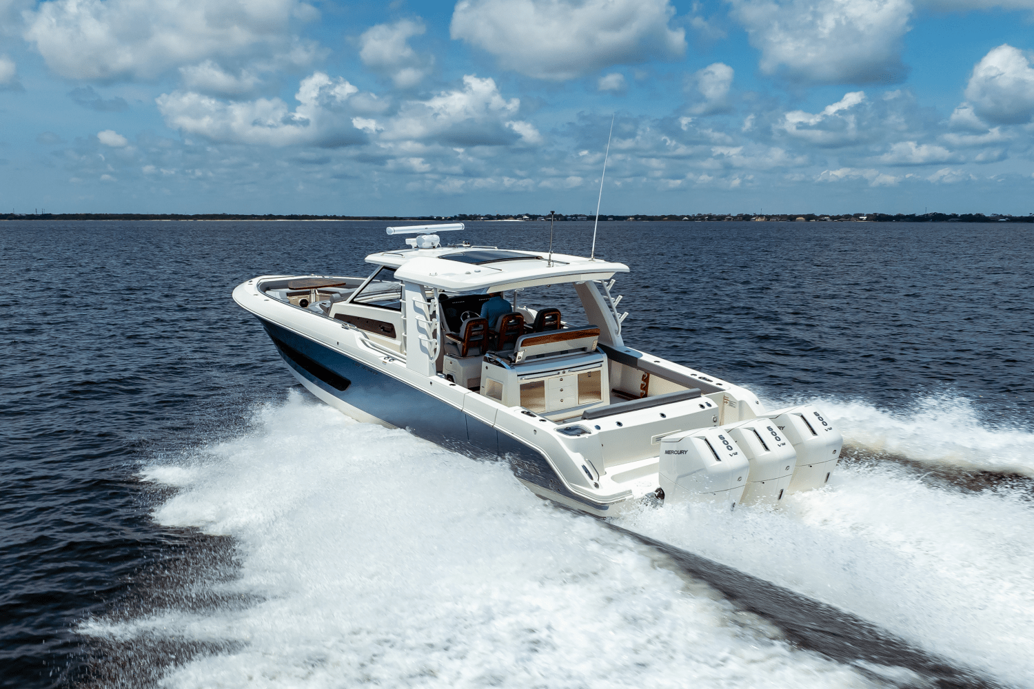 Slide: The Image of Boston Whaler 420 Outrage 2025 - 7