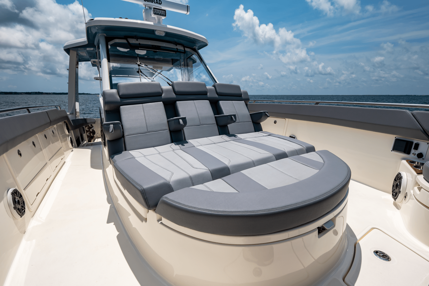 Slide: The Image of Boston Whaler 420 Outrage 2025 - 70