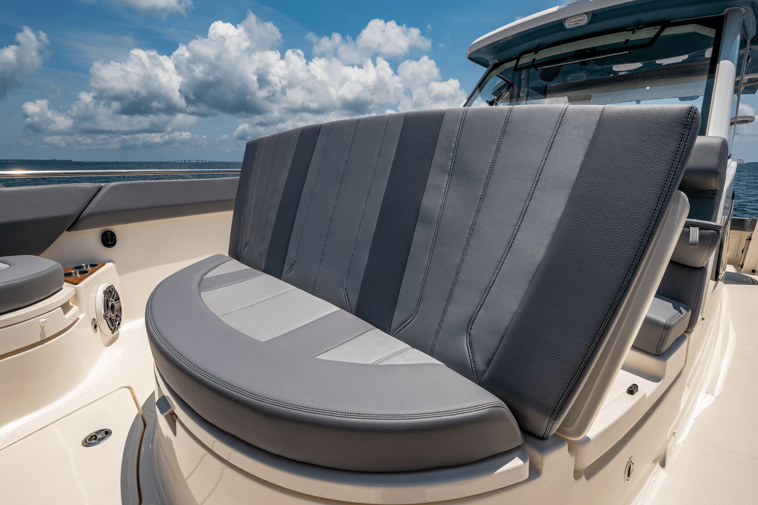 Slide: The Image of Boston Whaler 420 Outrage 2025 - 76