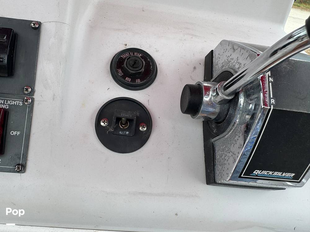 Slide: The Image of Boston Whaler Dauntless 15 1996 - 34