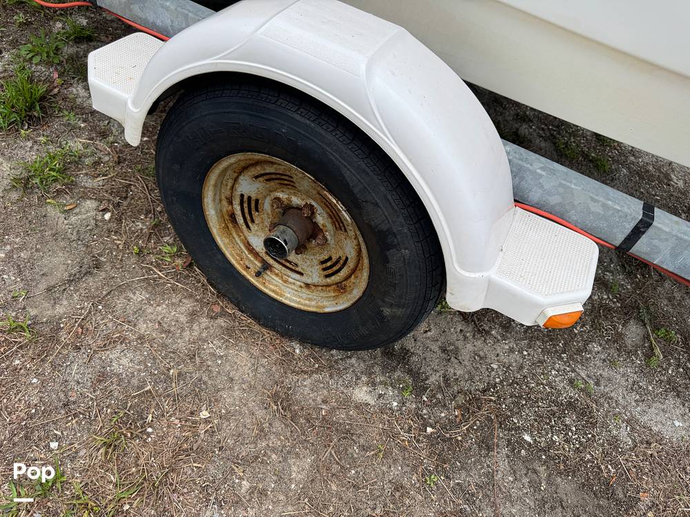 Slide: The Image of Boston Whaler Dauntless 15 1996 - 66