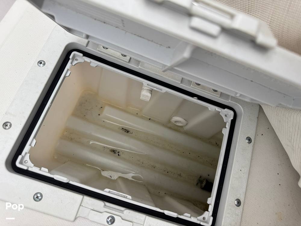 Slide: The Image of Boston Whaler Dauntless 15 1996 - 68