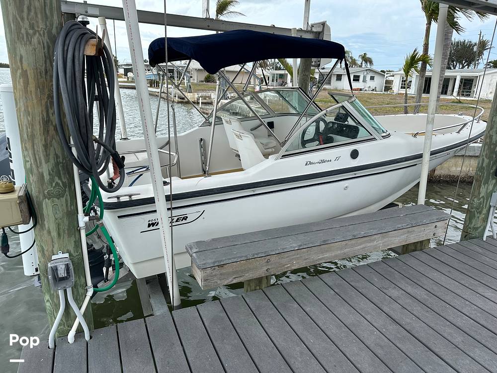 Slide: The Image of Boston Whaler Dauntless 17 1997 - 0