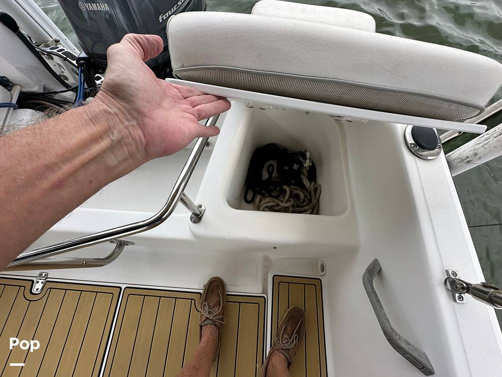 Slide: The Image of Boston Whaler Dauntless 17 1997 - 15