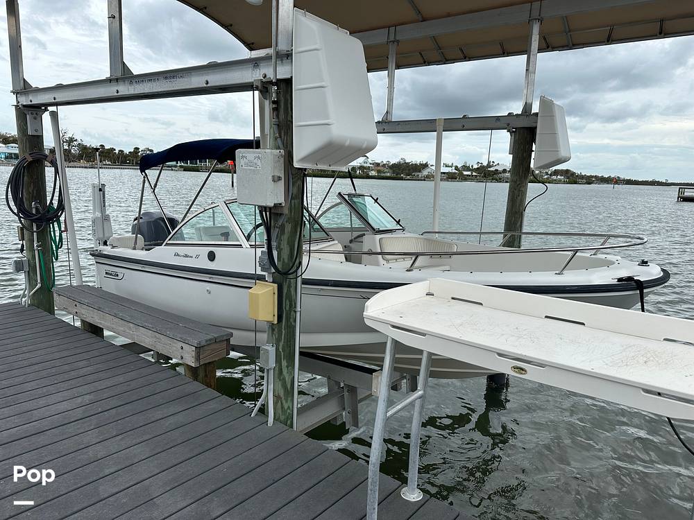 Slide: The Image of Boston Whaler Dauntless 17 1997 - 21