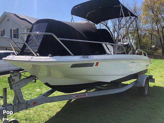 Slide: The Image of Boston Whaler Dauntless 170 2014 - 15421076