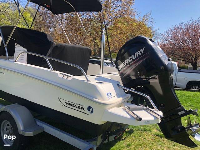 Slide: The Image of Boston Whaler Dauntless 170 2014 - 15421078