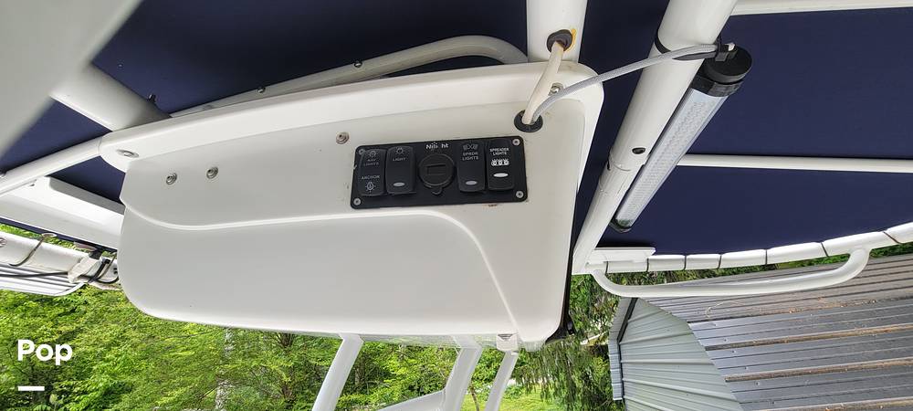 Slide: The Image of Boston Whaler DAUNTLESS 22 2000 - 15413366