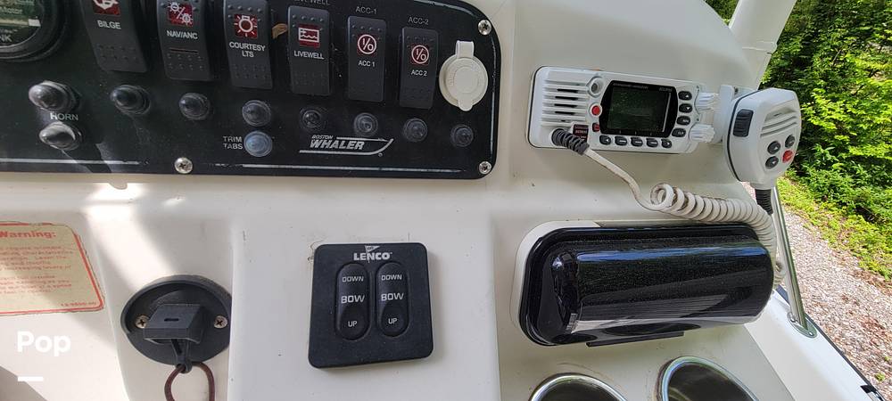 Slide: The Image of Boston Whaler DAUNTLESS 22 2000 - 15413371