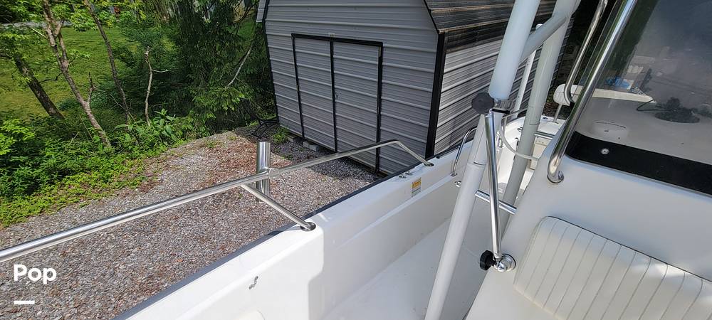 Slide: The Image of Boston Whaler DAUNTLESS 22 2000 - 15413361